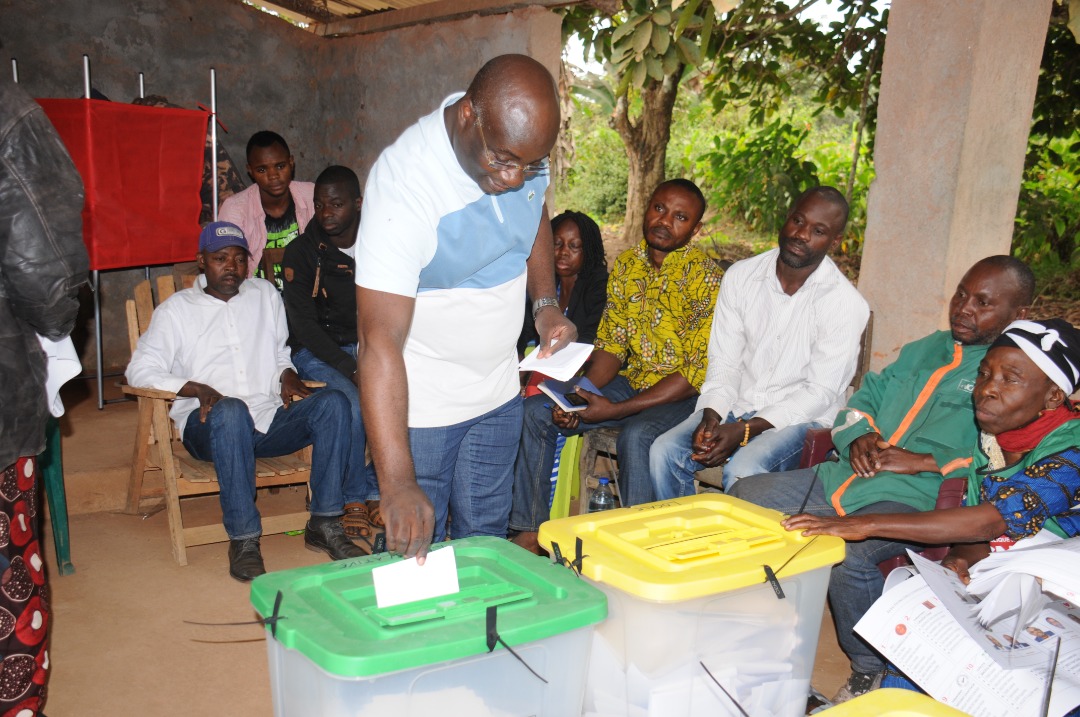 Congo – Législatives et locales 2022 : le candidat Arcene Niamba optimiste et satisfait du bon déroulement du scrutin