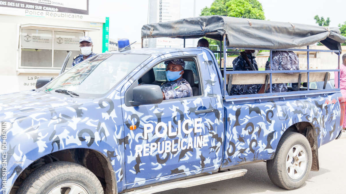 Bénin : 09 individus dont une femme arrêtés pour cybercriminalité à Porto-Novo