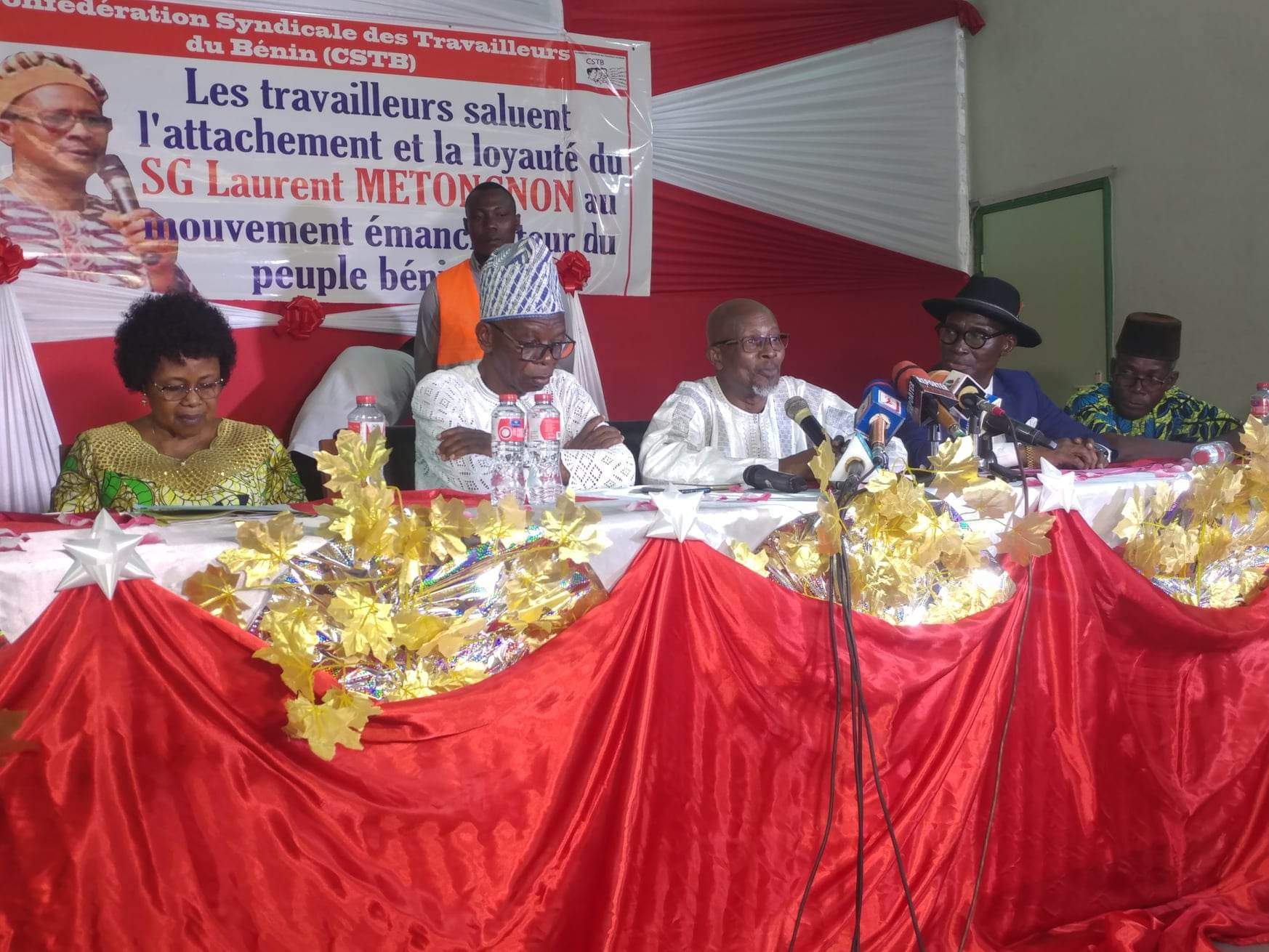 Bénin : de retour de la prison, Laurent Mètongnon royalement accueilli par la CSTB, sa famille syndicale