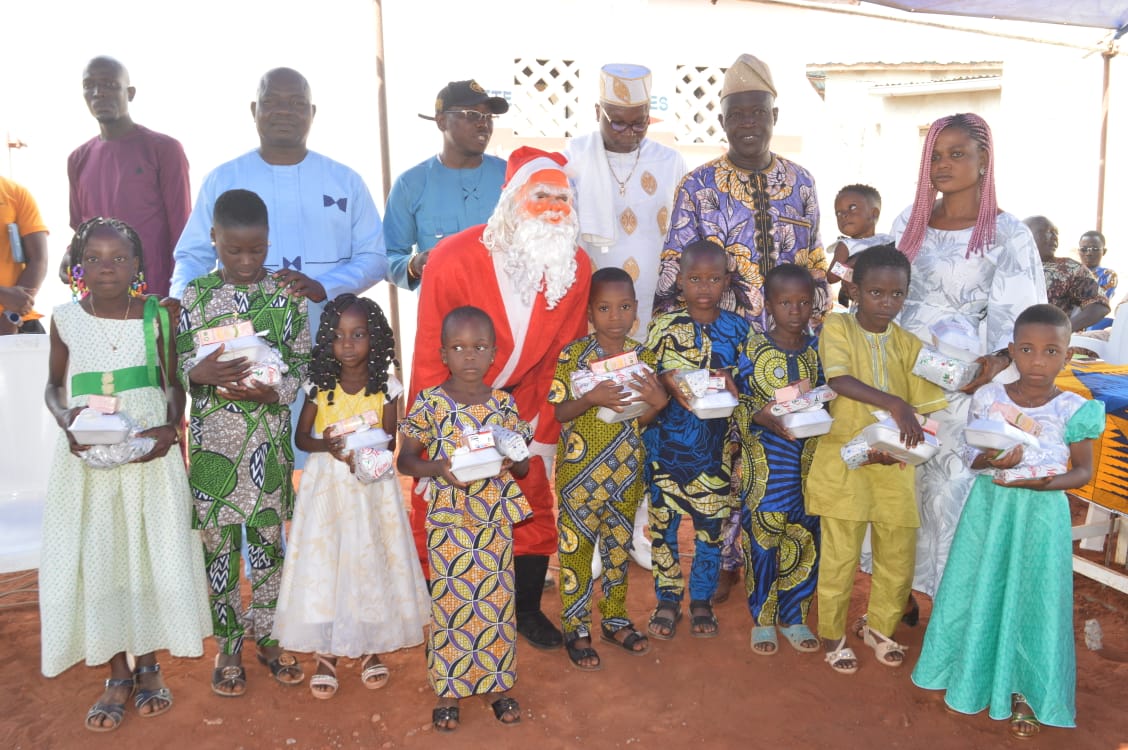 Bénin – Noël des Enfants 2022 à Abomey-Calavi : les leaders BR de Togba gratifient les plus démunis