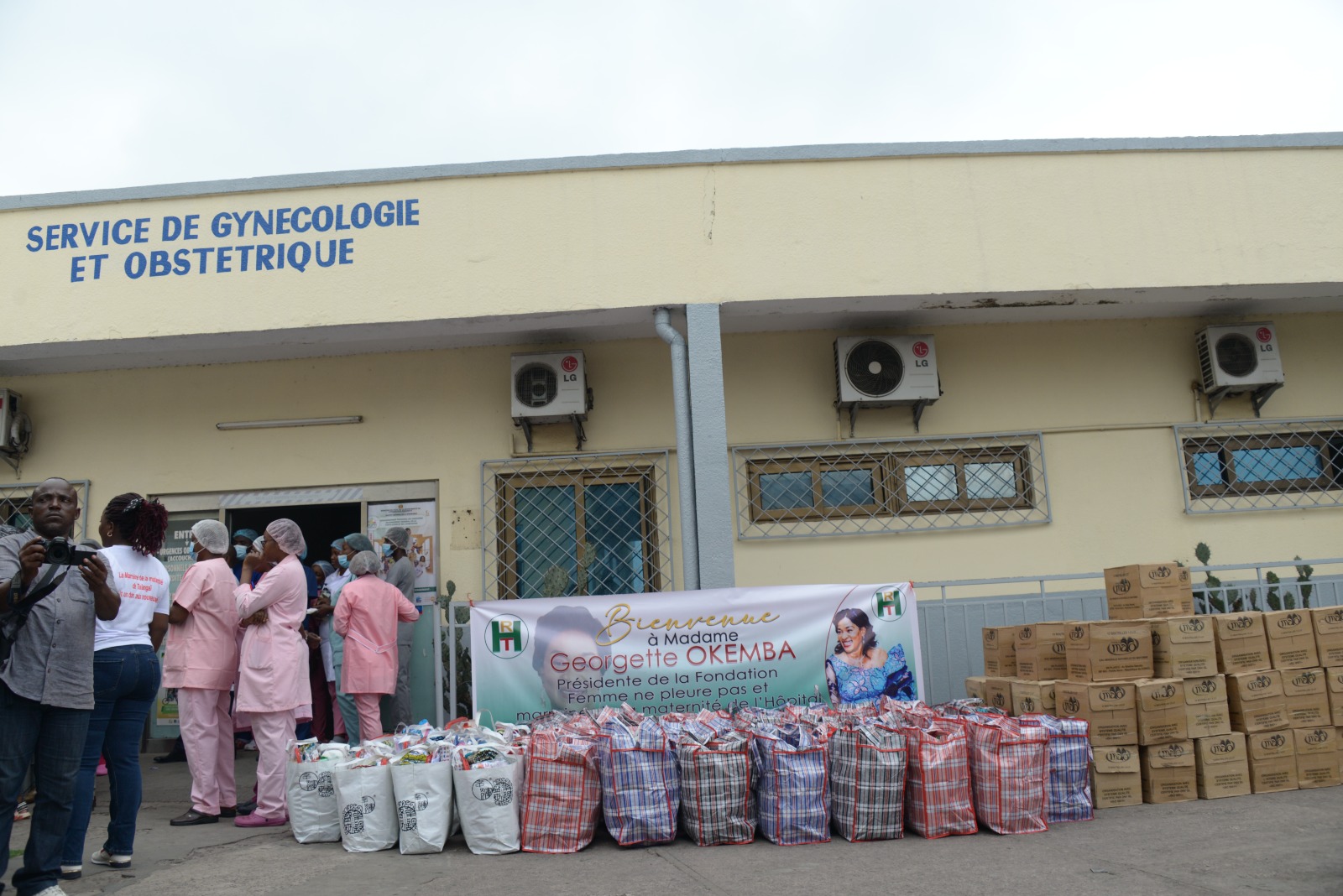 Congo : don des trousseaux de naissance de la fondation « Femme ne pleure pas » à la maternité de l’hôpital de Talangai