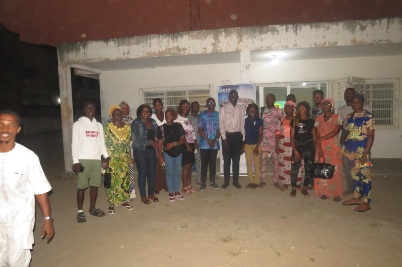 Formation grand public : la JCI Cotonou Océan outille les jeunes du 1er arrondissement de Cotonou sur « l’intelligence financière et entrepreneuriale »
