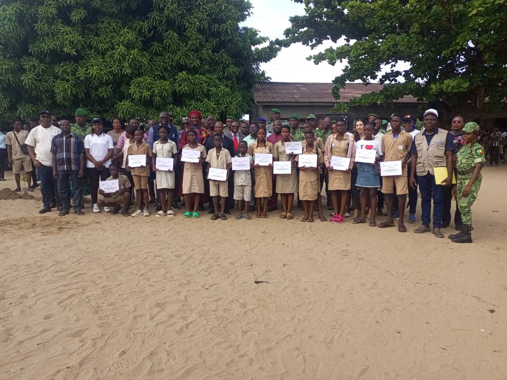 Bénin – Journée mondiale de l’environnement : le MCVT et le SNU mettent 200 plants en terre au CEG Les Pylônes